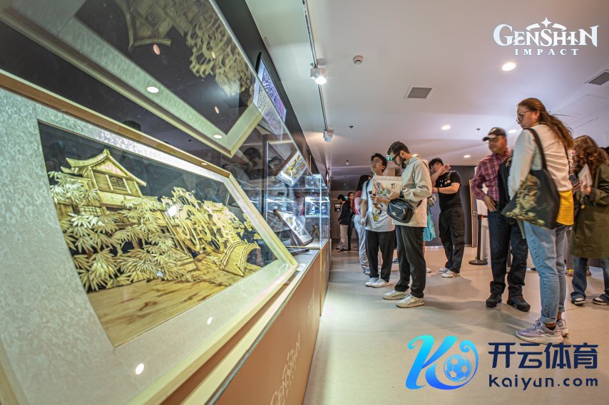 图4 巴黎线下展场照.jpeg