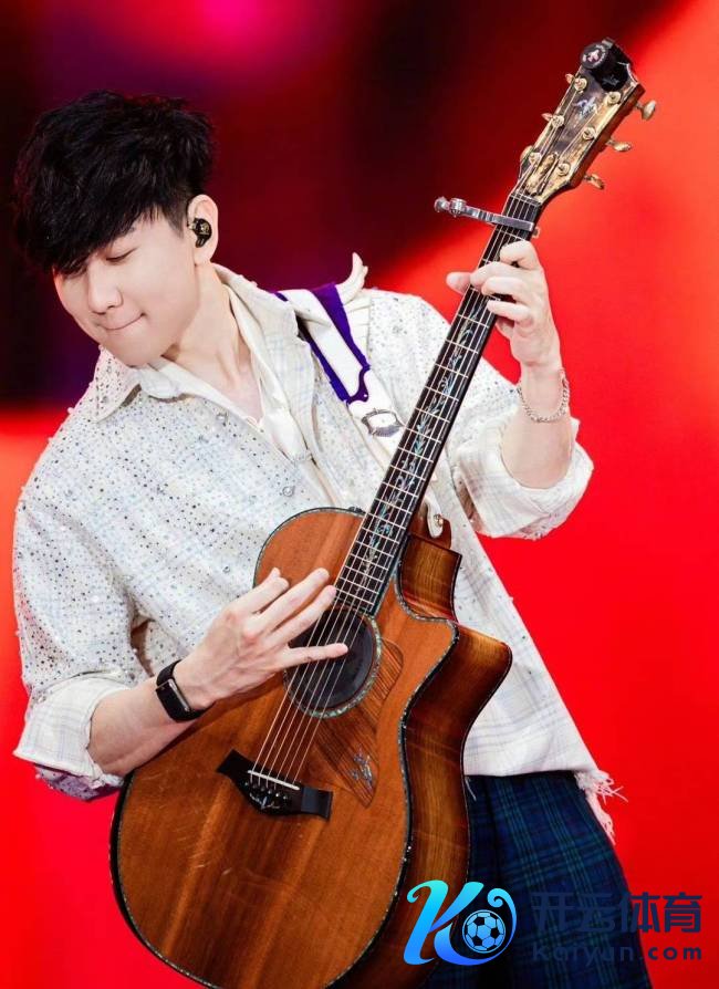 萧亚轩和林俊杰的舞台